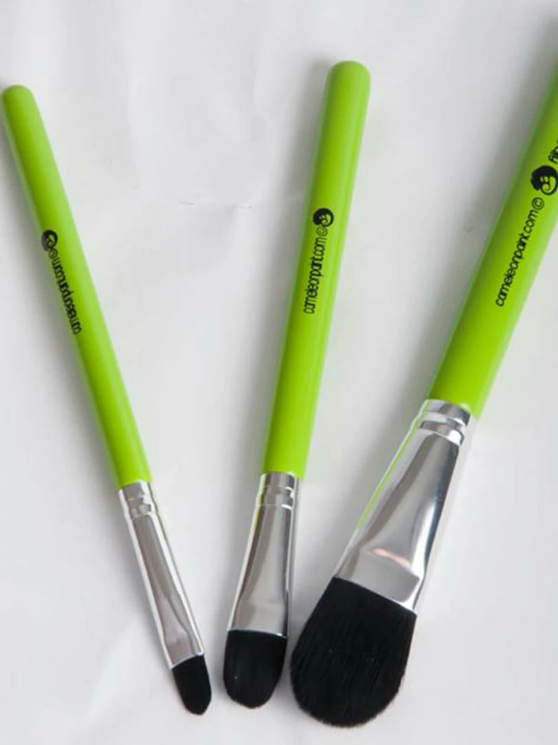 Fun Place Cosplay #3 Large Filbert Brush. 3 Fun Place Cosplay #3 Large Filbert Brush.